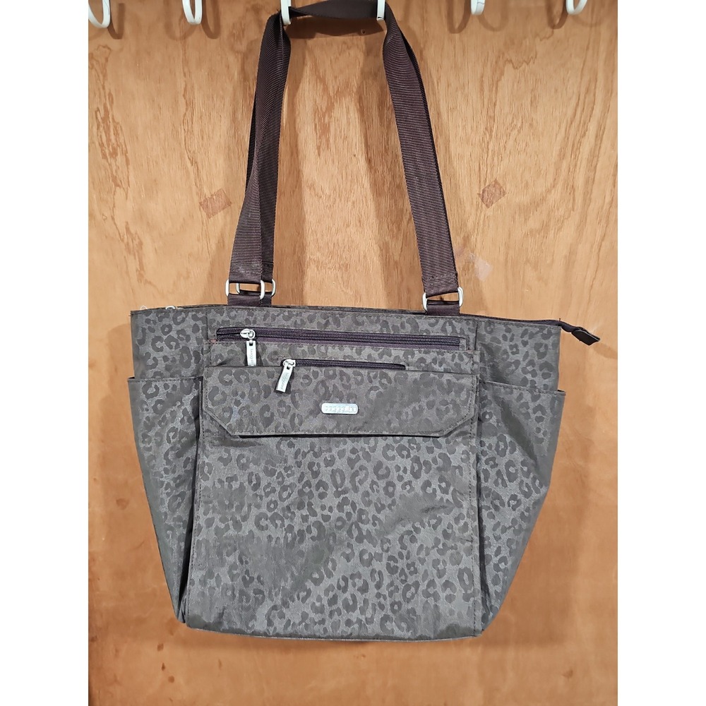 Baggallini Purse Shoulder Strap Multi Pocket Cheetah Print Brown
